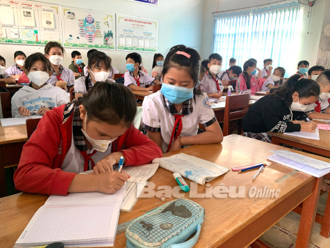 Không có chuyện dừng cho học sinh đến trường vì COVID-19