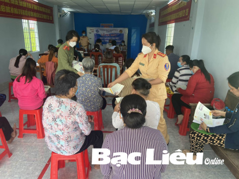 Huyện Hòa Bình: Đưa vào hoạt động 20 câu lạc bộ “Phụ nữ với an toàn giao thông”