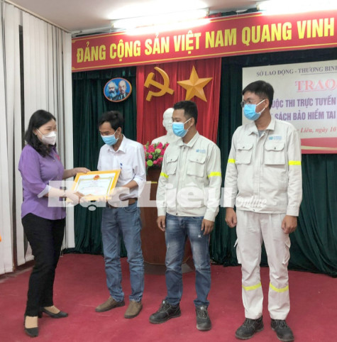 Trao giải cuộc thi “Tìm hiểu pháp luật, chính sách bảo hiểm tai nạn, bệnh nghề nghiệp”