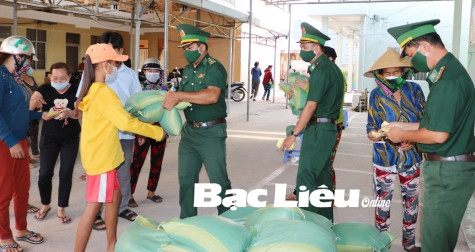 Bộ đội Biên phòng:​ Đồng hành cùng đồng bào Khmer khu vực biên giới