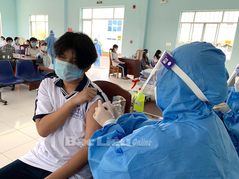 Đẩy nhanh tiến độ tiêm vắc-xin phòng COVID-19 cho người dân