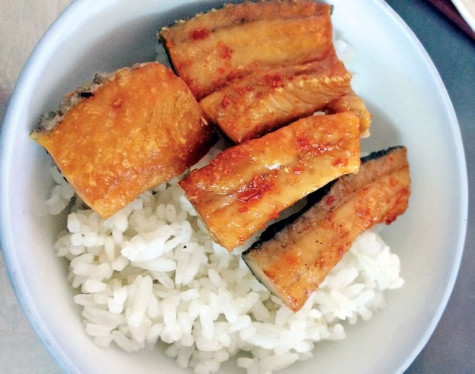 Cá khô và cơm trắng - “combo” mang hương vị đồng quê