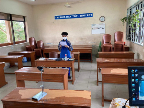 Lướt mạng xã hội