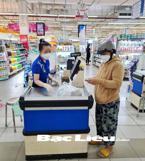 Những chính sách sẻ chia gánh nặng cùng người dân