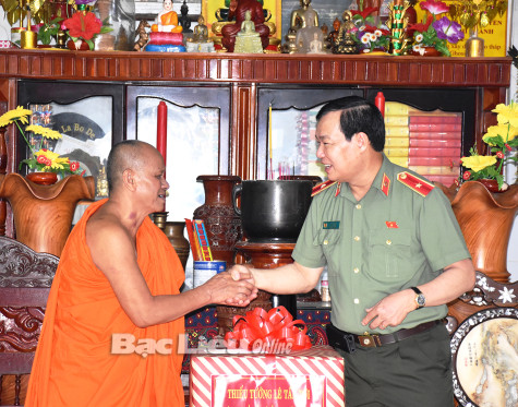 Chủ nhiệm Ủy ban Quốc phòng - An ninh Quốc hội - Lê Tấn Tới: Chúc Tết Chôl- chnăm-thmây 2022 Hội Đoàn kết sư sãi yêu nước tỉnh Bạc Liêu