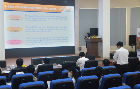 Phối hợp hỗ trợ nông dân chuyển đổi số