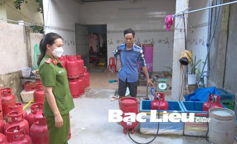 Công an TX. Giá Rai: Thu giữ hơn 300 bình gas san chiết trái pháp luật