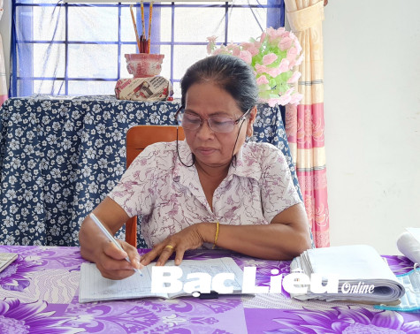 Nữ Bí thư kiêm Trưởng ấp tận tụy vì dân