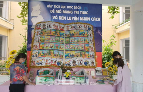 Trưng bày, giới thiệu hơn 2.000 bản sách, tài liệu tại Thư viện tỉnh