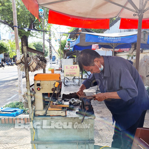 Những người “níu giữ” nghề xưa, cũ