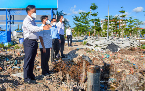 Đảm bảo tiến độ dự án xây dựng bờ kè chống sạt lở khu dân cư thị trấn Năm Căn