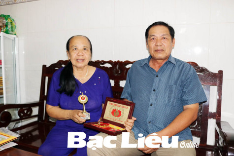 Vợ chồng cựu chiến binh làm theo lời Bác