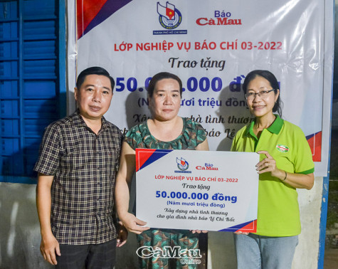 Trao nhà tình thương cho gia đình cố Nhà báo Lê Chí Bắc