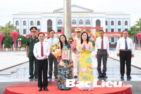 Hội LHPN huyện Hồng Dân: Đơn vị điển hình trong học tập và làm theo Bác