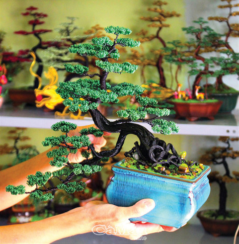 Độc đáo Bonsai kim loại