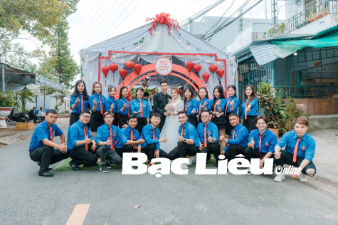 Màu áo xanh tô thắm ngày trọng đại