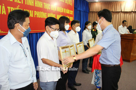 Tự soi, tự sửa để giữ gìn phẩm chất người đảng viên