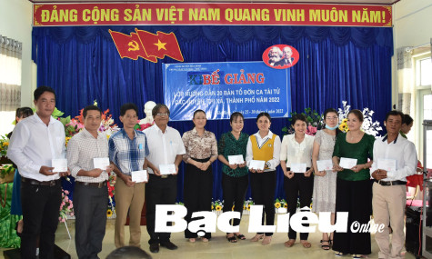 50 học viên hoàn thành lớp hướng dẫn 20 bản Tổ Đờn ca tài tử