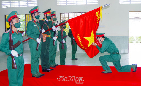 Trung đoàn 896 hoàn thành huấn luyện chiến sĩ mới
