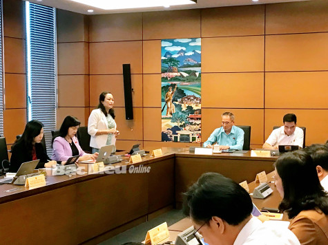 Thảo luận tại Tổ 16: Nên quan tâm đặc biệt đến vấn đề bồi hoàn, giải phóng mặt bằng các dự án đường cao tốc