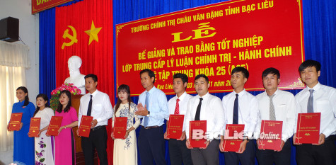 Nâng cao hiệu quả giáo dục lý luận chính trị cho cán bộ, đảng viên: Góp phần bảo vệ nền tảng tư tưởng của Đảng