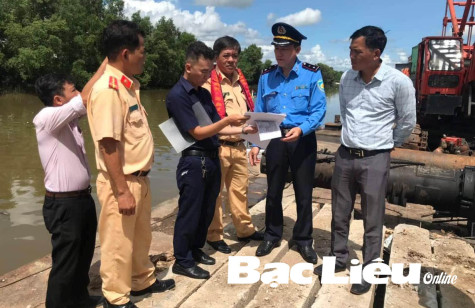 Ra quân kiểm tra công tác đảo đảm trật tự an toàn giao thông đường thủy nội địa