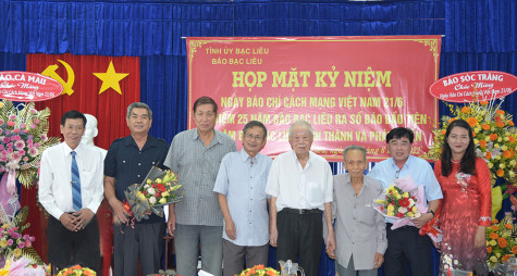 Những ân tình đọng lại với thời gian