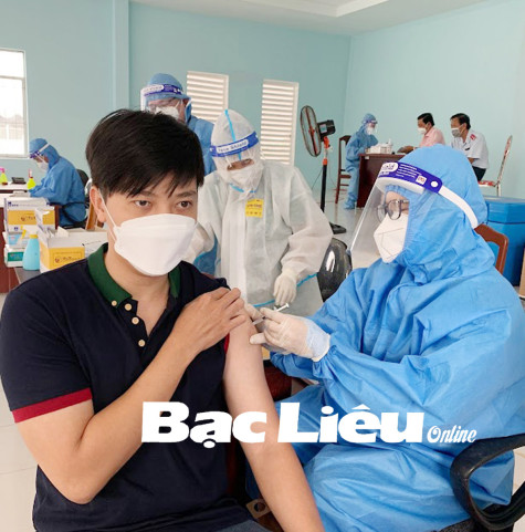Tăng độ bao phủ vắc-xin phòng COVID-19: Bảo vệ sức khỏe cộng đồng trước các biến thể của Omicron