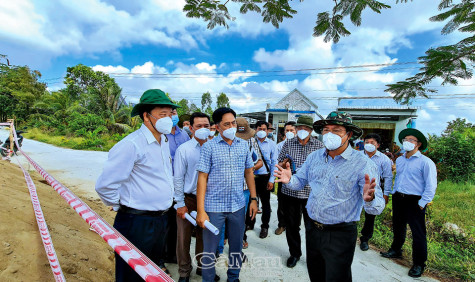 “Lời động viên” trên công trình trọng điểm