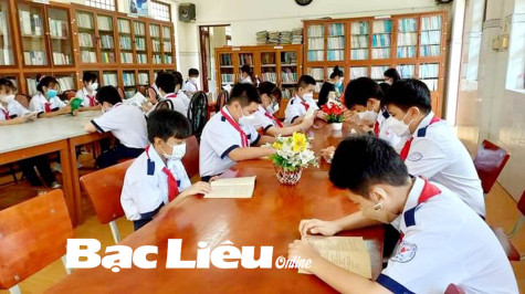 Niềm vui đạt chuẩn thư viện xuất sắc