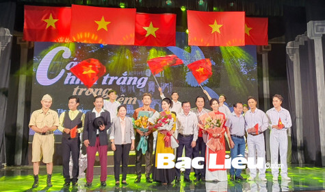 Vở cải lương “Cánh chim trắng trong đêm”:​ “Tái xuất” ấn tượng