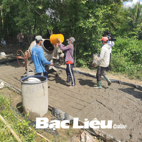 Đồng bào Khmer giữ gìn bình yên phum sóc