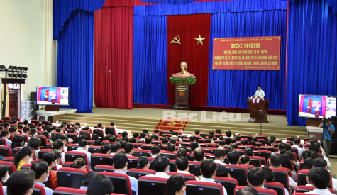 Gần 850 đại biểu được học tập, quán triệt 2 nghị quyết của Bộ Chính trị và chuyên đề học và làm theo Bác