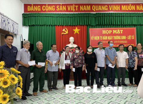 Họp mặt kỷ niệm 75 năm Ngày Thương binh - Liệt sĩ
