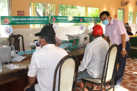 Tăng cường hỗ trợ và đầu tư cho hộ chính sách và hộ nghèo
