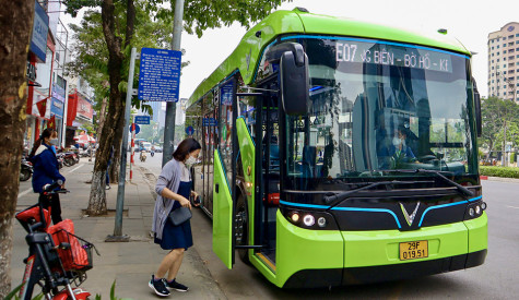Từ 2025, 100% xe buýt thay thế, đầu tư mới sử dụng điện, năng lượng xanh