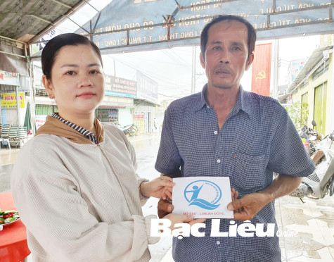 Quỹ Bảo trợ trẻ em tỉnh Bạc Liêu: Hỗ trợ, động viên gia đình bé trai bị đuối nước ở huyện Phước Long