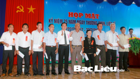 Huyện Đông Hải: Họp mặt 150 người có công với cách mạng tiêu biểu