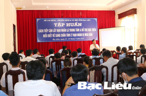Tập huấn kỹ năng cách tiếp cận lấy nạn nhân làm trung tâm và hỗ trợ dựa trên hiểu biết về sang chấn tâm lý