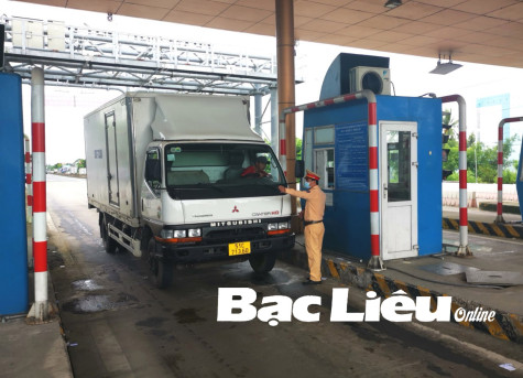Ngày đầu thu phí tự động không dừng: Giao thông qua Trạm thu phí BOT Bạc Liêu thông thoáng