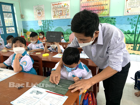 Tiếp tục đẩy mạnh thực hiện tinh giản biên chế