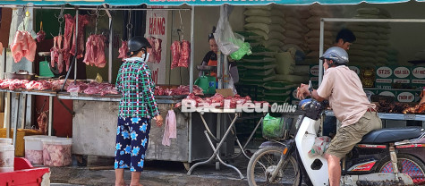 Nỗi lo mất an toàn vệ sinh thực phẩm từ các sạp thịt vỉa hè