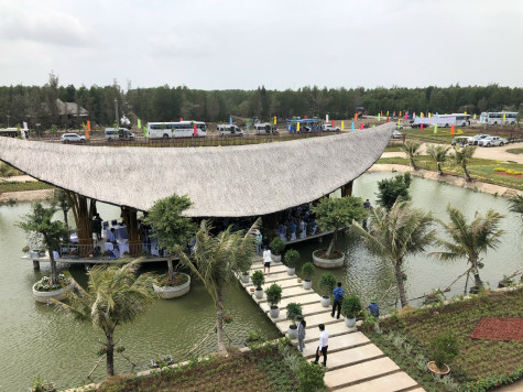 Công ty Cổ phần Đầu tư Điện Gió Hòa Bình 1 cần tuyển dụng nhân sự làm việc tại: Khu du lịch Điện Gió Hòa Bình 1 (Hoa Binh 1 Wind Farm Resort)