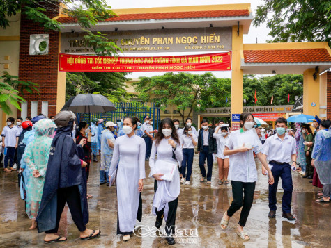 Giám thị chưa linh hoạt trong xử lý tình huống thí sinh ngủ quên