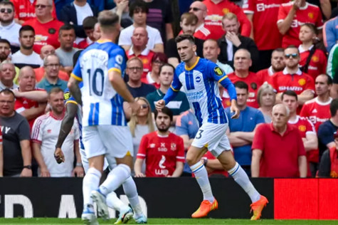 Hàng thủ bất ổn, Man Utd  “phơi áo” trong ngày ra quân