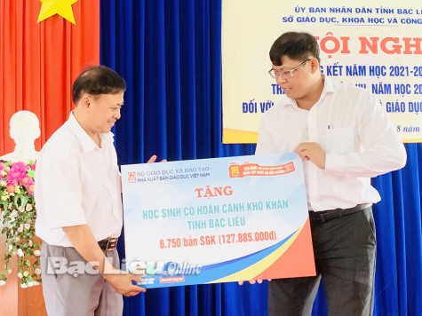 Nhà xuất bản Giáo dục Việt Nam: Tặng 6.750 bản sách giáo khoa cho học sinh nghèo Bạc Liêu