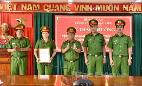 Công an tỉnh: Trao thưởng cho tập thể, cá nhân có thành tích xuất sắc trong công tác truy nã tội phạm