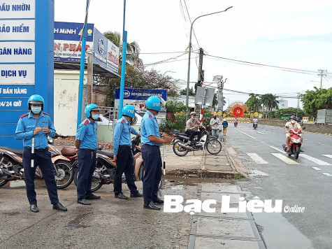 Mạnh tay xử lý nạn “xe dù, bến cóc”
