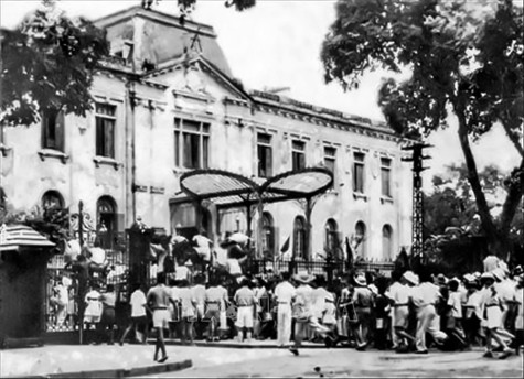 77 năm Cách mạng Tháng Tám và Quốc khánh 2/9: “Xây lầu thắng lợi trên nền nhân dân”