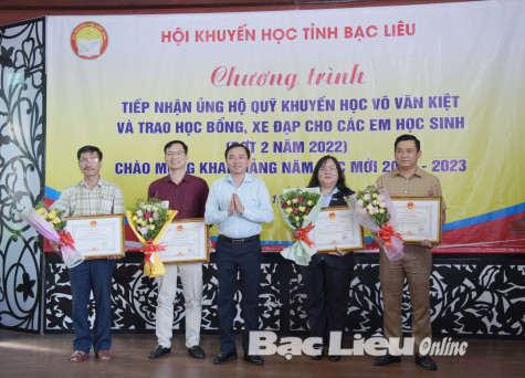 Hội Khuyến học tỉnh: Tiếp nhận và tặng hơn 700 suất học bổng, xe đạp cho học sinh có hoàn cảnh khó khăn